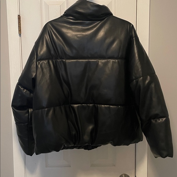 Old Navy Sleek Black Quilted Jacket Size XL WOMEN’S. Like new - Picture 5 of 6